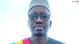 Aboubacar Sidick FOMBA président de la commission santé, développement social et de la solidarité du CNT répond au général de division Frédéric blachon sur la situation au Sahel .